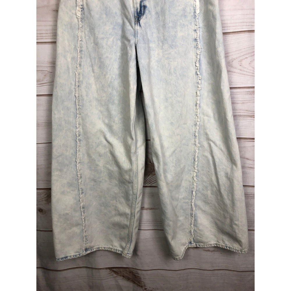 Gap Baggy Light Isla Wash Wide-Leg Ultra Soft Frayed Seam Jeans Size 12 - Picture 6 of 13